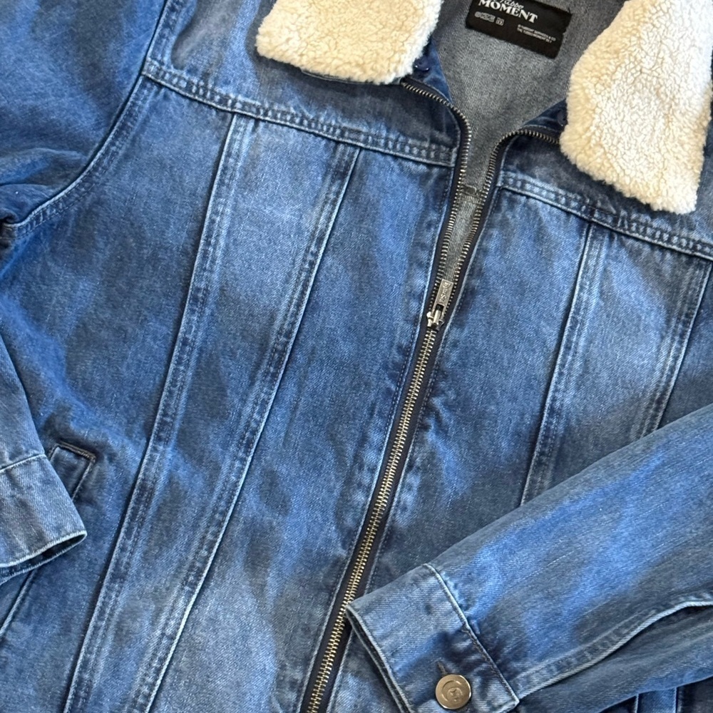 The Tubbo Moment Jacket – Medium, Blue Denim, By the Sea Scene, Full Zip Trucker - Picture 3 of 6